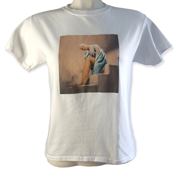 Ariana Grande official merchandise rare pose size medium logo - Picture 9 of 10
